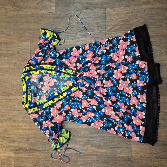 Topshop Floral Mini Dress with Black Lace Trim. - Picture 2 of 7